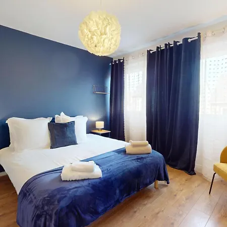 Chez Léa 1 Parking Apartman *